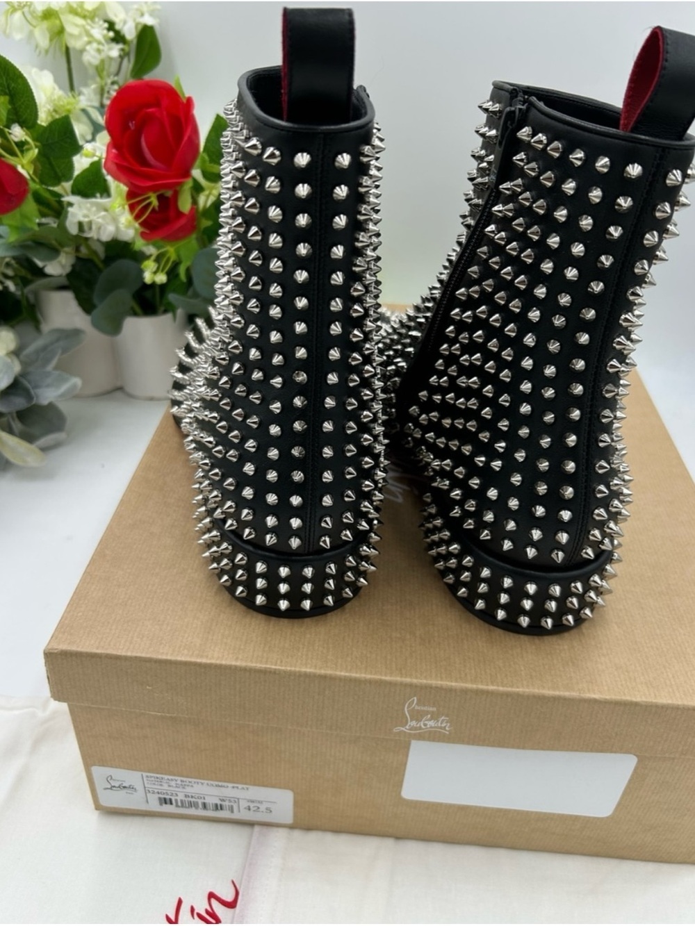 Men's Christian Louboutin
SPIKEASY studded leather ankle boots size 42.5 - Picture 5 of 8
